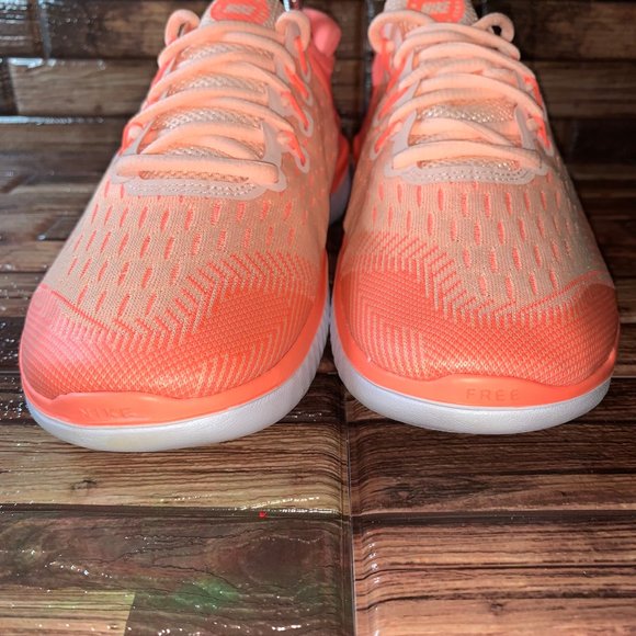 NIKE FREE RN 2018 Girls Size 7y - Picture 3 of 8